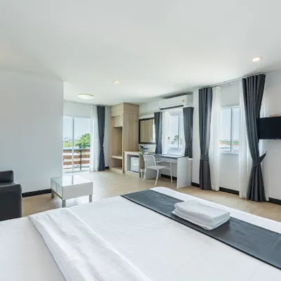 Le Nara Residence Hotels near Pattaya Underwater World