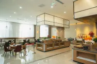 Huining Bell Tower Hotel - parking