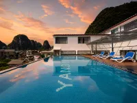 Aiyuan Resort Hotel, West Street, Yangshuo, Guilin - Pools