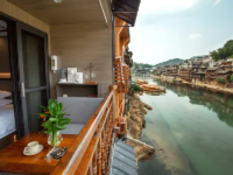 Mengyuan Tuojiang Inn โรงแรมในเฟิ่งหวง