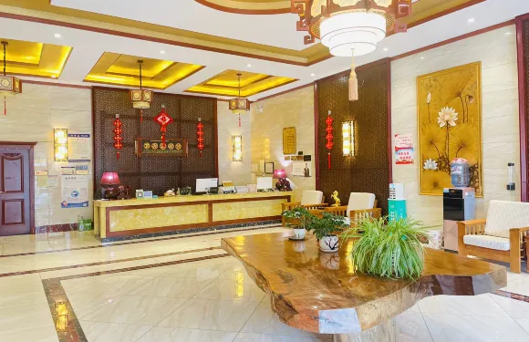 普定凱旋大酒店