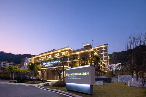 Wyndham Garden Hotel Pu'er Mojiang Elmstree Home Hotel a Mojiang