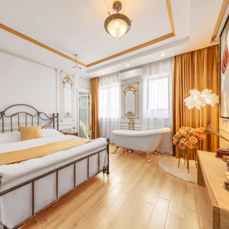 Zhuhai Guanli Shanyueli Homestay (Yuwenquan Store) Отели рядом с достопримечательностью «Храм Цзиньтай»
