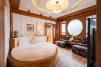 Shile Hot Spring. Flowerside Brand Designer Mercure Lijiang otelleri