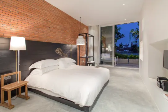 ห้องดีลักซ์ ริเวอร์วิว เทอร์เรซ