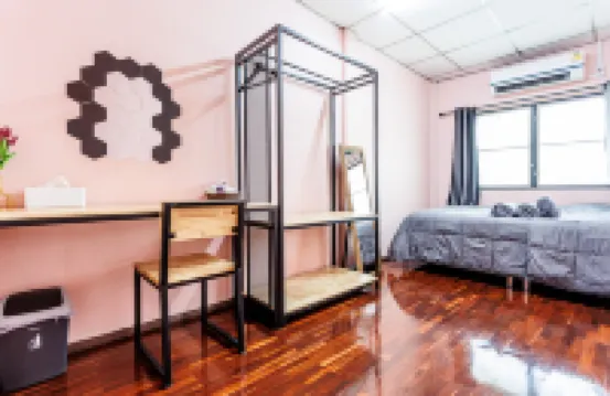 บ้านมีสุขอยุธยา - โฮสเทล