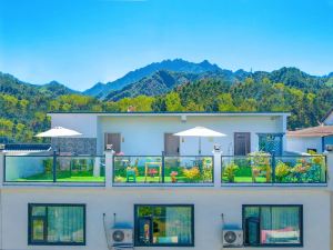 Ruoqi Net Red View Light Luxury Homestay (Luanchuan Laojunshan Branch)