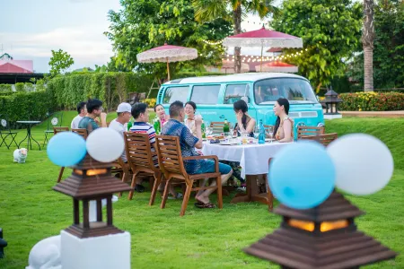 ANYIN Lanna Villa Resort Отели рядом с достопримечательностью «Ват Пратхат Дой Сутхеп»