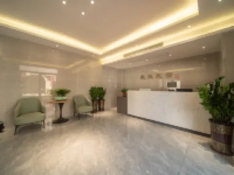 Liangyu Homestay (Beihai Old Street Scenic Area High-speed Railway Station) Hotels in Beihai