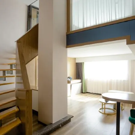 Quanzhou Dehua Yixuan Crossing Hotel (Cidu Avenue Branch)