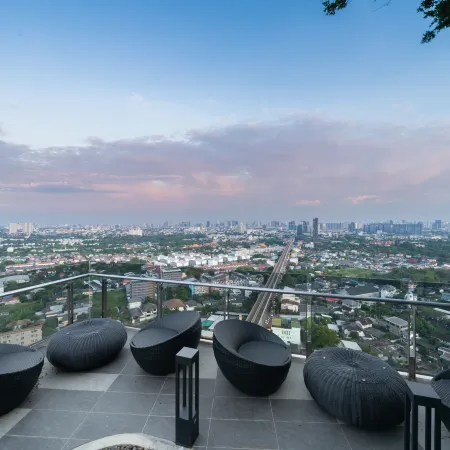 Oakwood Suites Tiwanon Bangkok