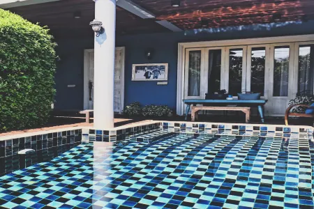 I-Destiny Gallery Resort Отели рядом с достопримечательностью «Wat Khao Din Yannimit»