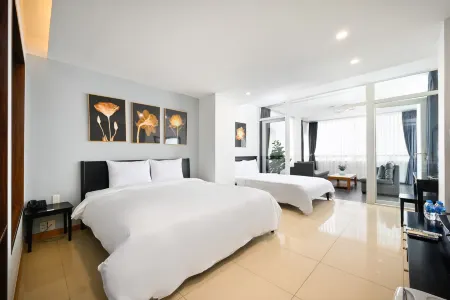 Pearl Central Hotel- Near Nguyen Hue Street