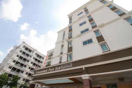 Convenient Park Bangkok Отели рядом с достопримечательностью «Regent Home 9 Condo»