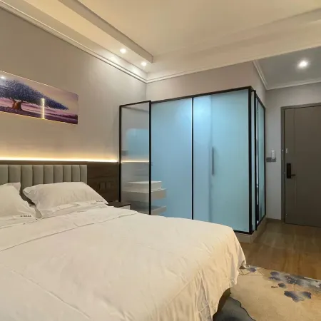 Haichuan Light Luxury Hotel