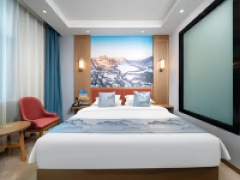 Marriott Holiday Hotel (Kuche Railway Station) Hotels in Kuqa