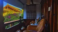 Zhuyouju · Yujian Cafe (Lijiang Ancient Town Zhongyi Market) - พร้อมอาหารเช้า
