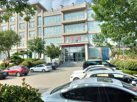 Huaxigu Hotel & Resort