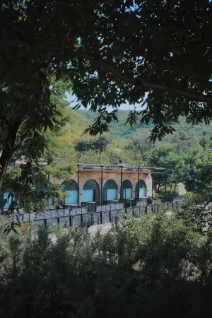 ANZONE RETREAT RESORT Отели рядом с достопримечательностью «Rose Garden»