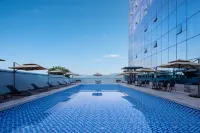 Ramada by wyndham honghe kaiyuan - Pools