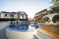 Cloud House Yunjuan Huashe Manor Homestay (Beihai Yintan International Passenger Port Branch)