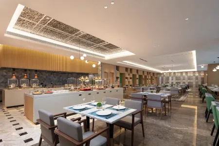 Hilton Garden Inn Shenzhen Guangming Hongqiao Park Отели рядом с достопримечательностью «Guangming Tour Farm»