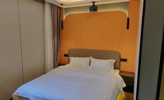 Roman Holiday Inn (Shantou Small Park)