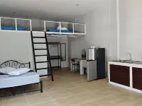 Soi 5 Apartment Các khách sạn gần Trung tâm thương mại CentralMarina