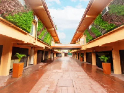 ホテル・アヴァ・クネータ Le Pavillon周辺のホテル