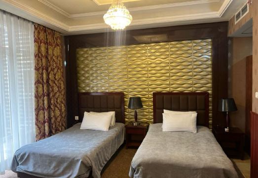 2. 파크 스타 호텔..