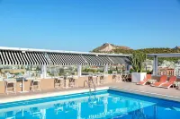 Divani Caravel - Pet friendly