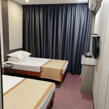 Dongning Hualong Hotel