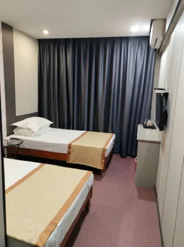 Dongning Hualong Hotel