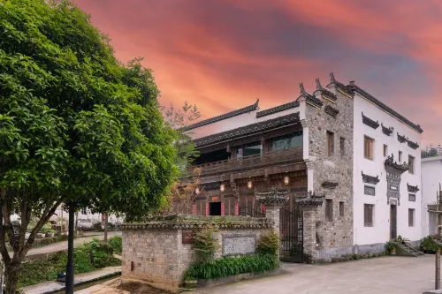 Wuyuan Gengxin Bieyuan Homestay - parking