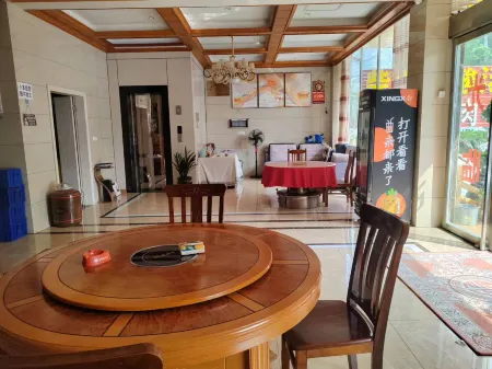 Qingquan Hotel (Huangguoshu Scenic Area Branch)