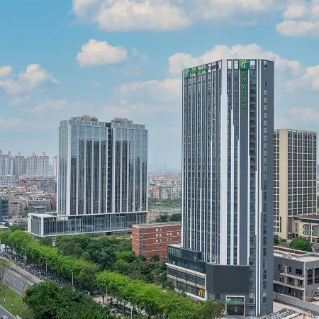 Holiday Inn Express GUANGZHOU PANYU DASHI by IHG Отели рядом с достопримечательностью «Панью»