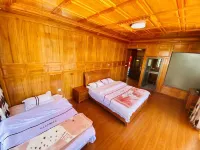 Deqin Moshang Huakai Boutique B&B Hotels in Deqin