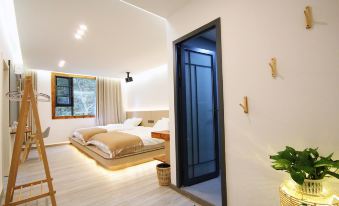 Guiyin Shanshui, Healing Oxygen Bar, Lakeside Vacation Beauty Hotel (Four Sided Mountain Store)