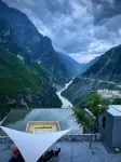 TIGER LEAPING GORGE CAMP SHANGRI-LA Hotels near Hutiao Stone