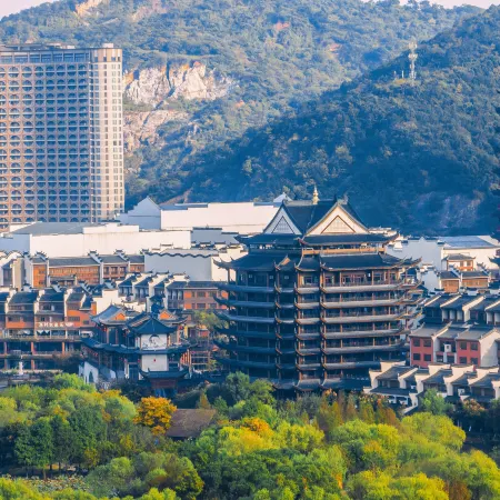 Taihu Longemont Yanhua Hotel