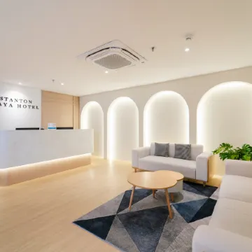 Stanton Gaya Hotel Отели рядом с достопримечательностью «Часовая Башня Аткинсон»