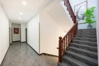 Access to the secluded courtyard