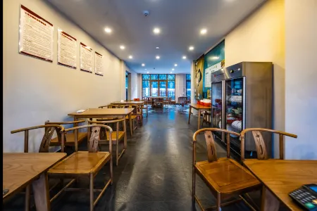 Yunju Mountain Scenic Area Yunju Caotang Homestay Отели рядом с достопримечательностью «Yunju (Cloud Home) Mountain»