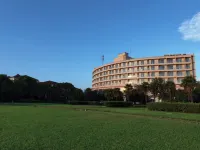 Shajiabang Resort Hotels near Reed Maze