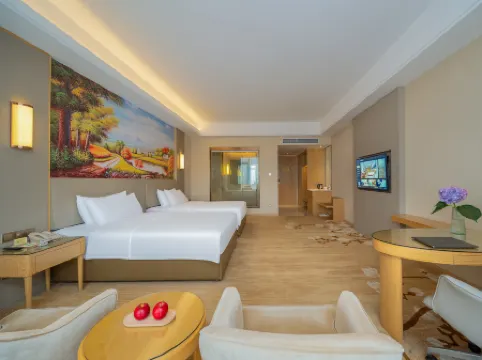 Vienna International Hotel Qishi Center Branch in Dongguan, Guangdong.