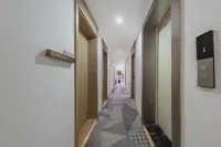 678 Smart Hotel (Zhengzhou Xinzheng International Airport Chang'an Road South Subway Station Branch)