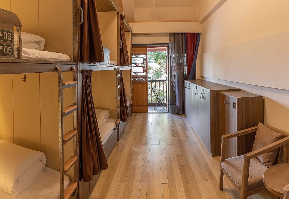 숙소 내부 편의시설 또는 조식 장소 이미지