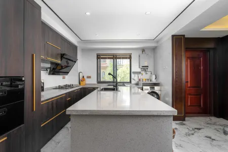 Taiping Lake share a beautiful night Отели рядом с достопримечательностью «Taiping Lake»