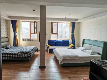 Meihekou New Port Home Apartment Отели рядом с достопримечательностью «Meihekoushi Zhangbai Mountain Botanical Garden»