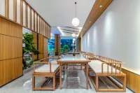Weiheng Business Hotel Hotels in Yichuan